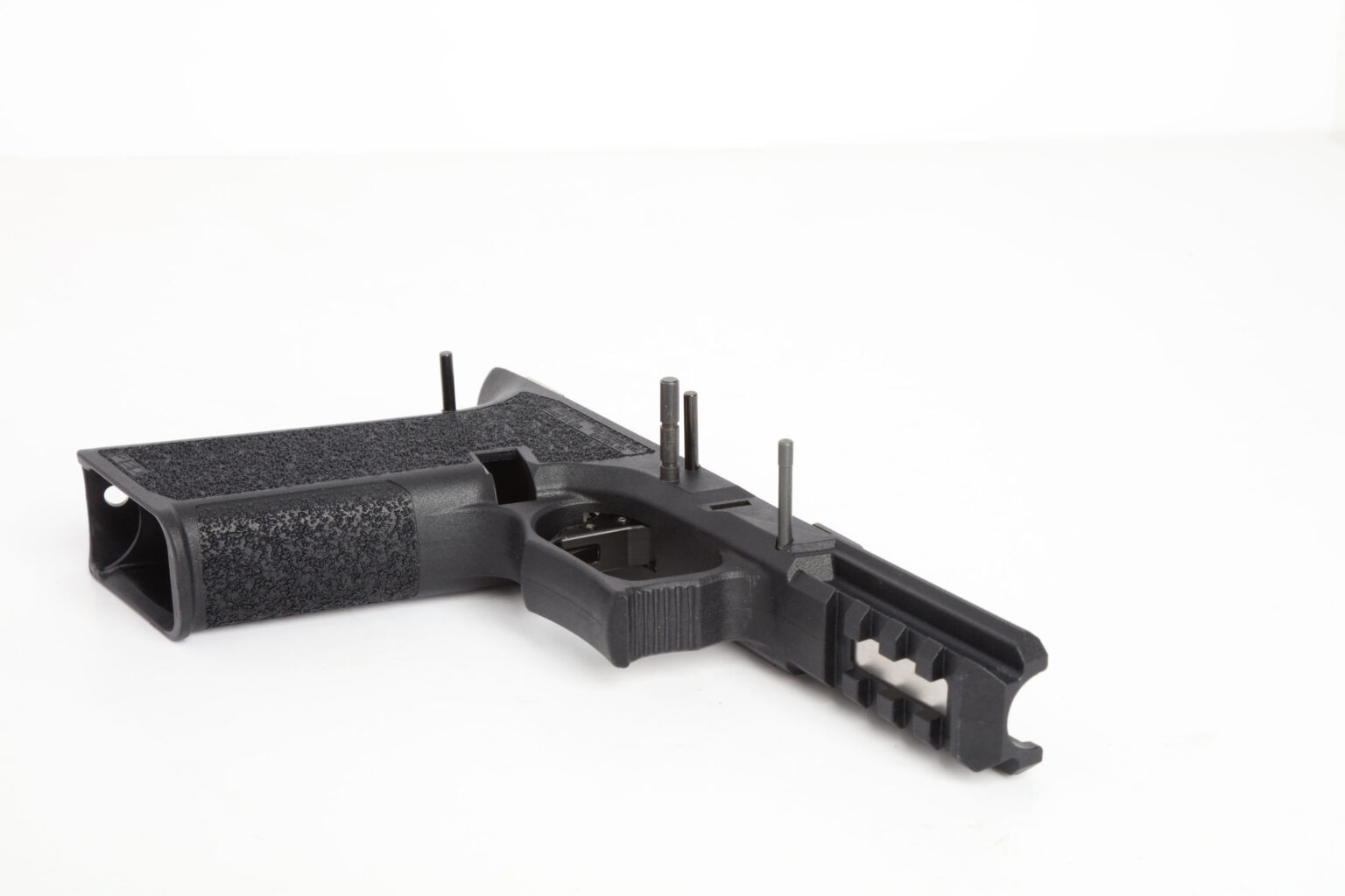 COMPLETING A POLYMER80 PISTOL FRAME UN12Magazine