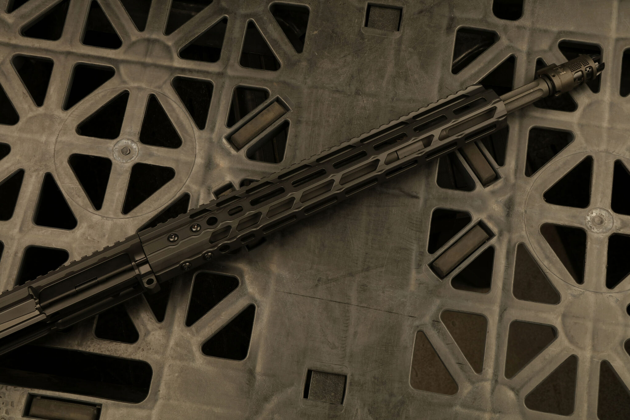 V Seven Magnesium HyperLight MLOK Handguard AR15 UN12Magazine